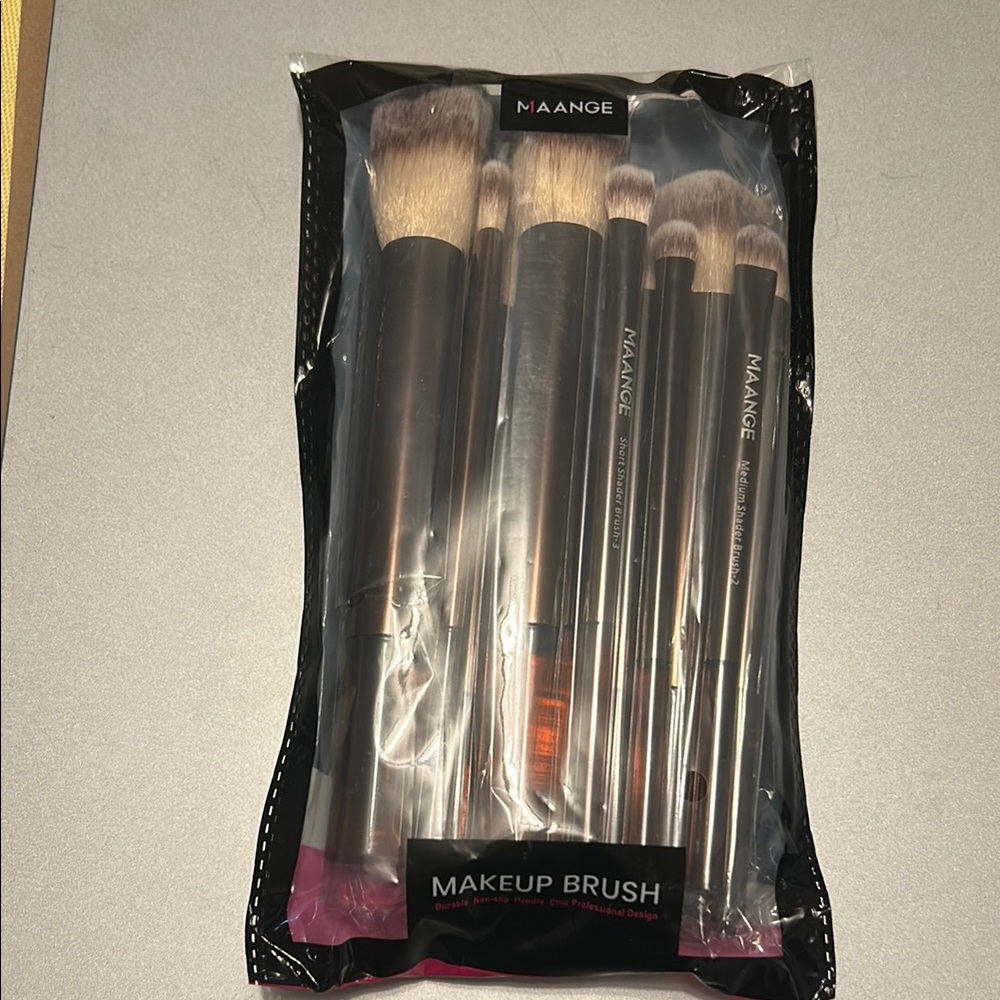 Makeup Brush Set - Black and Silver